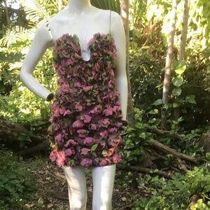 Vintage mini dress with cut out petals